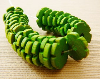 Vintage .. 12mm Wood Beads, Flower Spacer, Peridot Green Czech Daisy Spacer Jewelry supplies