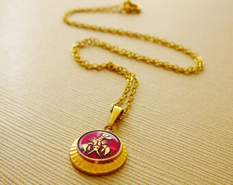 Vintage .. Necklace, Charm, Chain Cancer the Crab Horoscope Goldtone Dark Blood Red