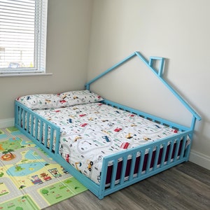 Handcrafted Wooden Toddler Floor Bed with Roof | Eco-Friendly Montessori-Inspired Bed for Kids | Multiple Colors Available
