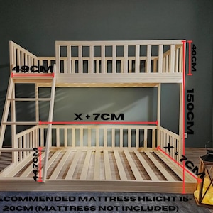 Puede incluir: Una litera de madera con una escalera y una litera superior de 40 cm de alto y una litera inferior de 150 cm de alto. La cama tiene 49 cm de ancho y el colch&oacute;n no est&aacute; incluido. La altura de colch&oacute;n recomendada es de 15-20 cm.