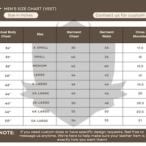Pu&ograve; includere: Una tabella delle taglie per gilet, intitolata "MEN'S SIZE CHART (VEST)", con misure in pollici. La tabella mostra taglie da X-Small a 5X-Large, dettagliando le misure di petto, vita e spalle. &Egrave; presente anche il testo "Contattaci per ordini personalizzati".