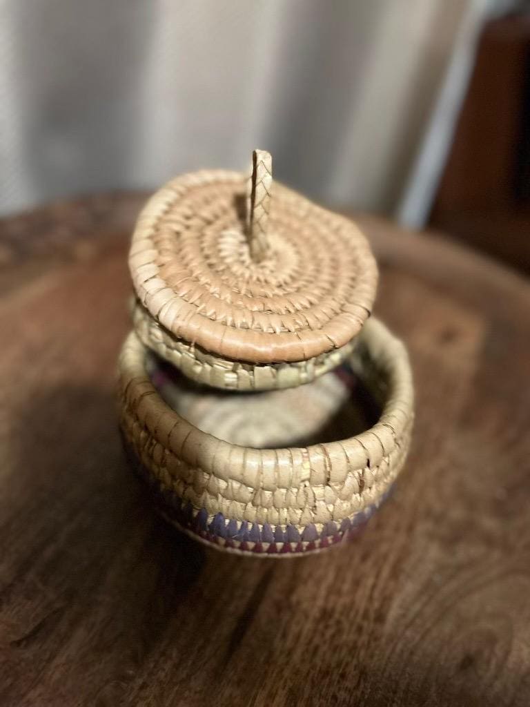ミニカラフルアフリカ手編みバスケット蓋付き、バスケット - Etsy 日本
