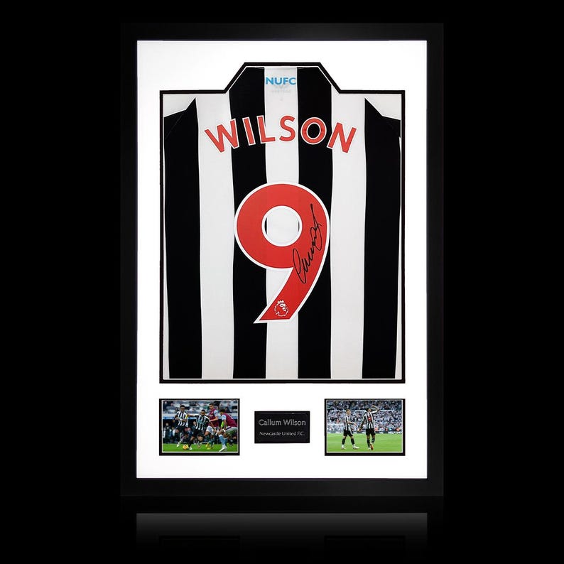 Koszulka Newcastle United 22-23 z autografem Calluma Wilsona, oprawiona w ramkę Premium zdjęcie 1