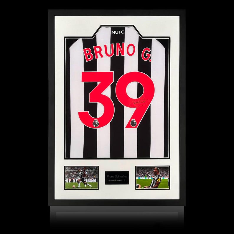 Maglia Newcastle United 23-24 autografata da Bruno Guimarães con cornice premium immagine 1