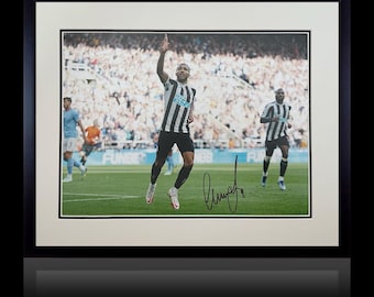 Callum Wilson Signed Framed Newcastle United Deluxe Mount Frame