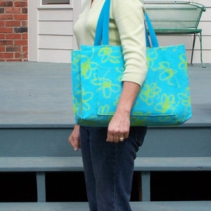 Sewing Pattern pdf Roomy Reversible OR Zippered tote in 2 sizes image 2