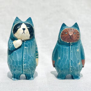 Wooden Cat Set, Hand-Carved and Hand-Painted, Wooden Cat Figurine, Desk Decor, Gift for Cat Lovers - Ideal for DIY