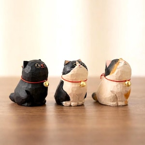 Handgeschnitzte Holzkatze sitzend – Mini Katzenfigur handbemalt – Tischdeko aus Holz – Geschenk für Katzenliebhaber - Handarbeit