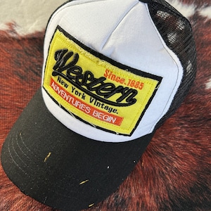 Trucker Hat Black & Yellow