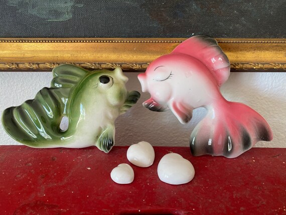 Vintage Norcrest Kissing Fish With Heart Bubbles Wall Plaques 