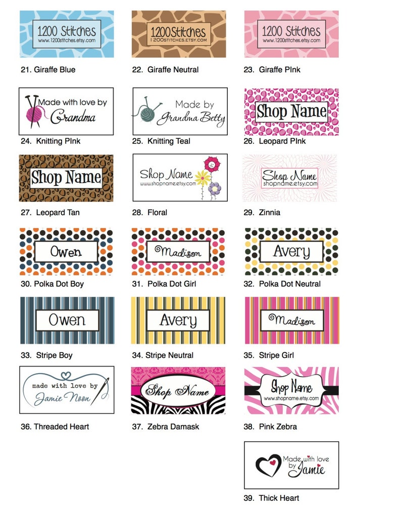 Pu&ograve; includere: Un grafico con 39 diversi design per etichette termoadesive. I design includono vari motivi, colori e testo. Alcuni design includono nomi come Owen, Avery e Madison. Altri design includono testo come "Shop Name", "Made with love by Grandma" e "Made with love by Jamie".