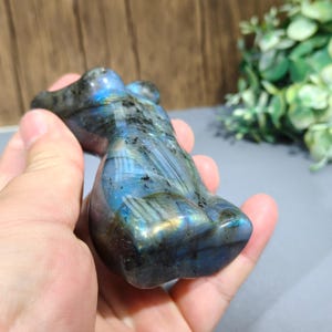 Hand Carved Labradorite Female Figure: Healing Crystal Decor