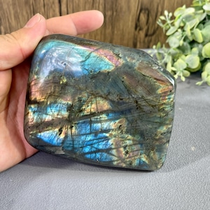 Natural Rainbow Flashy Labradorite Freeform, Crystal Freeform, Labradorite Ornament, Gemstone Carving, Energy Crystals