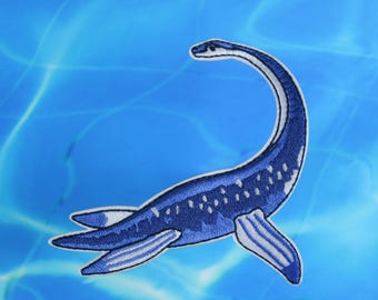 toppa plesiosauro, dinosauro, toppa stirabile, toppa ricamata, toppa divertente, toppa estetica, toppa meravigliosa, applique