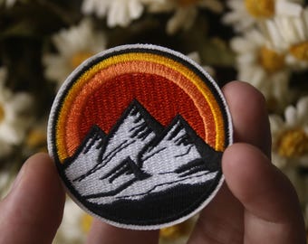 parche de montaña, parche de montaña nevada, parche termoadhesivo, parche adhesivo, parche bordado, parche divertido, parche estético, parche precioso