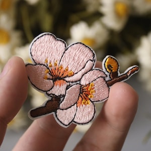 桜のワッペン、ピンクの花、アイロンワッペン、貼り付けワッペン、刺繍ワッペン、面白いワッペン、美しいワッペン、ゴージャスなワッペン
