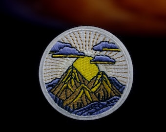 Berg Aufnäher, Bügelbild Berge, Sonnenaufgang Aufnäher, Outdoor Patch, Wandern, Bügelbild, Patch, gestickter Patch, lustiger Patch, ästhetischer Patch