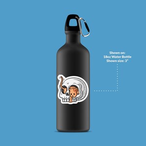K&ouml;nnte beinhalten: Schwarze Wasserflasche mit einem wei&szlig;en Aufkleber eines Comic-Katzen, die aus einem Sch&auml;del schaut. Gezeigt auf: 18oz Wasserflasche Gezeigte Gr&ouml;&szlig;e: 3"