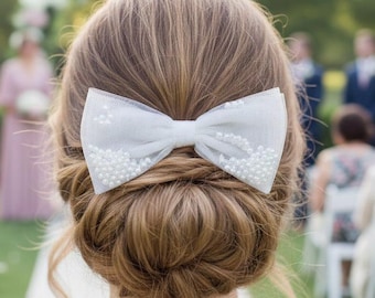Handmade Tulle Pearl Bridal Hair Bow – Eco-Friendly Wedding Clip