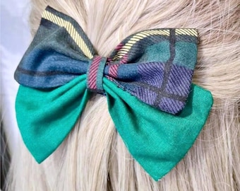 Handmade Green Tartan Plaid Bow: Repurposed Hair Clip