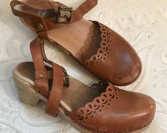 dansko sandals size 38