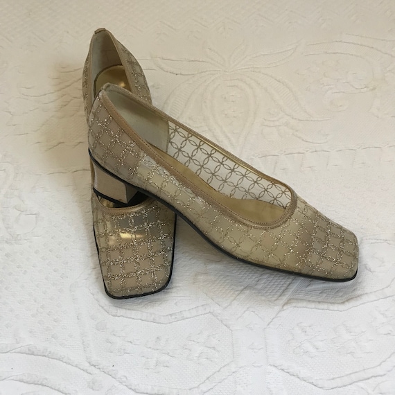 gold mesh shoes . gold shoes. square toe shoe . Ni