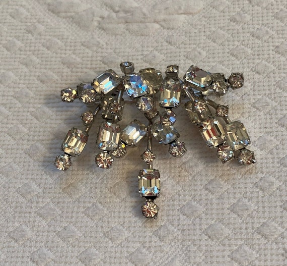 vintage Weiss brooch . clear faceted rhinestone b… - image 2