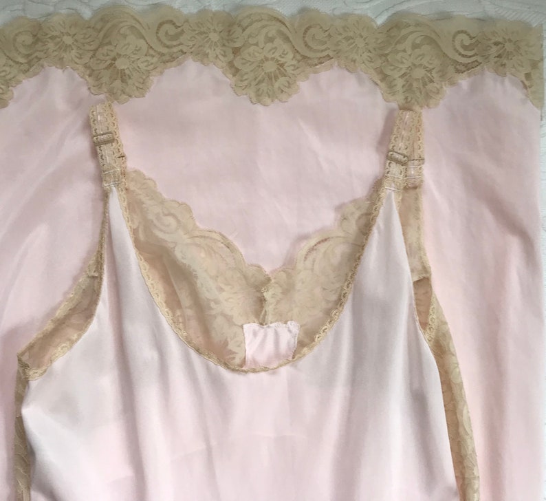 wonder maid . retro lingerie full slip pink Full Slip Bombshell slip wonder maid slip pink and cream 60s slip size 36