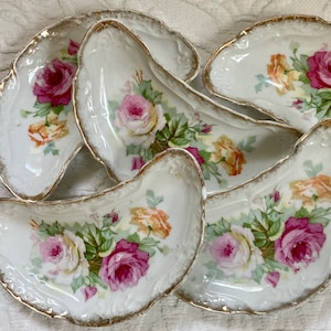 Vintage Bone Dishes: Halbmond, Rosenmuster, Goldborte 6er Set