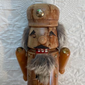 Vintage Nutcracker . Wooden Nutcracker .  Nutcracker King . 60s nutcracker . primitive nutcracker