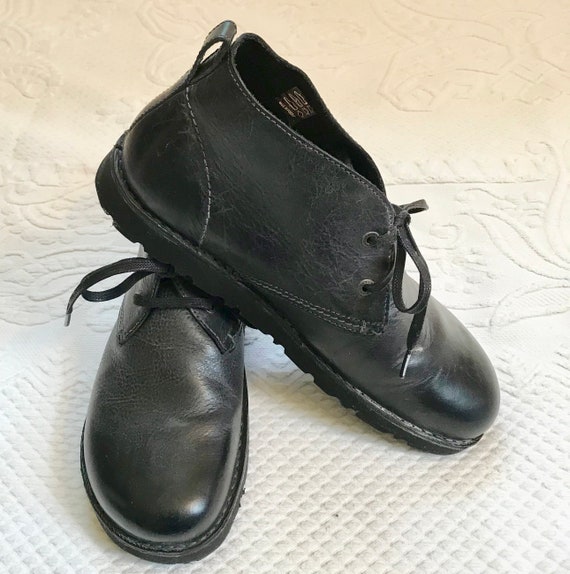 Black chukka boots . Harris Birkenstock . Birkenst