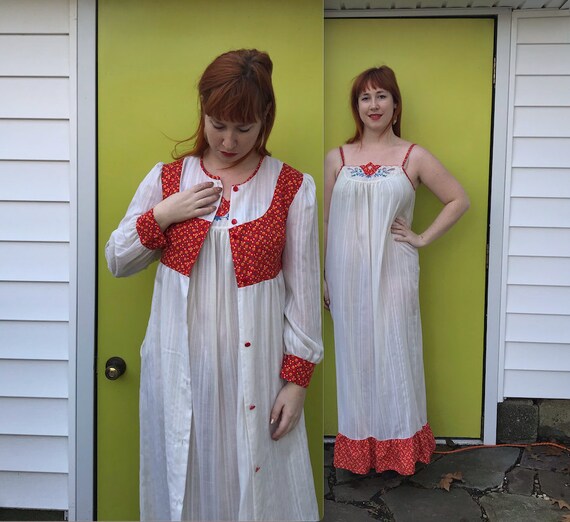 white hippie peignoir . hippie peignoir . 60s dres