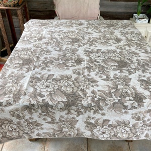 Vintage 70s Floral Tablecloth: Beige & Cream Oblong Print (62x51)