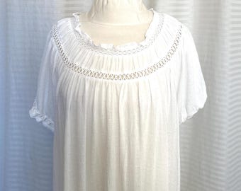 Rachel Ashwell White Romantic Dress: Shabby Chic Embroidery, Puffed Sleeves