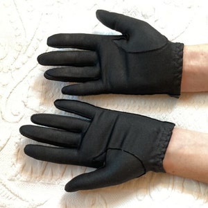 short black gloves . short black gloves . black nylon gloves . 50s short black gloves image 3