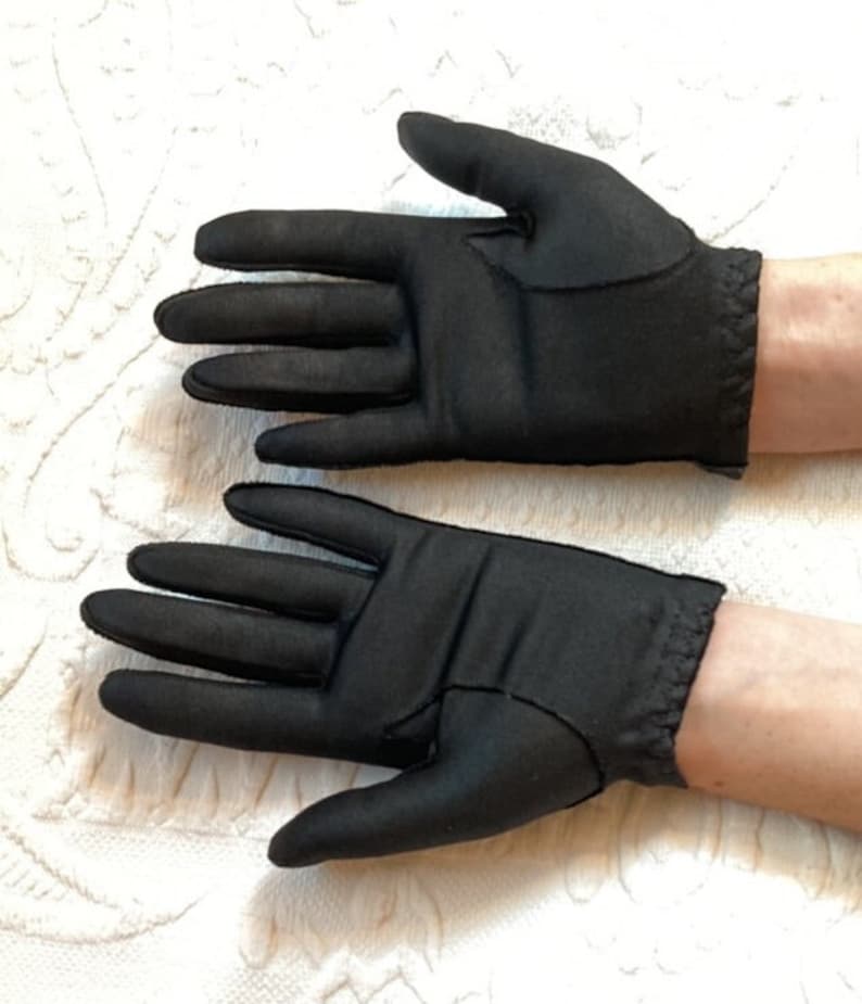 short black gloves . short black gloves . black nylon gloves . 50s short black gloves image 3