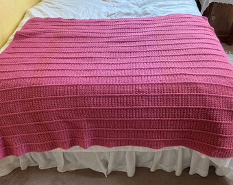 pink crochet blanket . retro Throw . pink two tone blanket . hand crochet blanket .