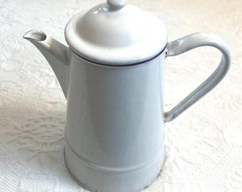 ヴィンテージホワイトエナメルコーヒーポット（ブルートリム付き