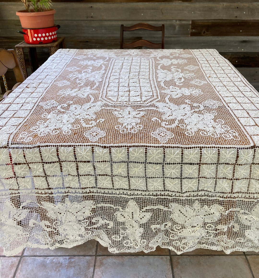 Antique Filet Needle Lace . Needle Lace Tablecloth . Lace Tablecloth
