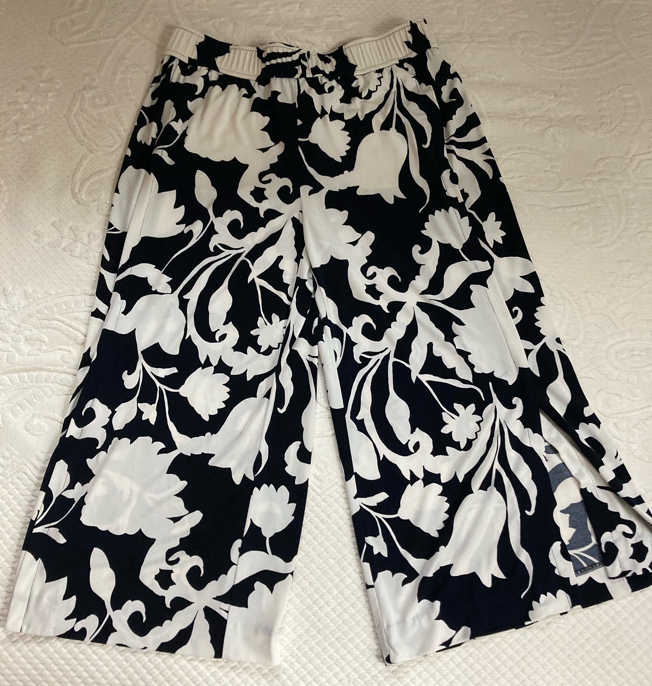 Gaucho Pants. Wide Legged Cropped Pants . Black and White - Etsy