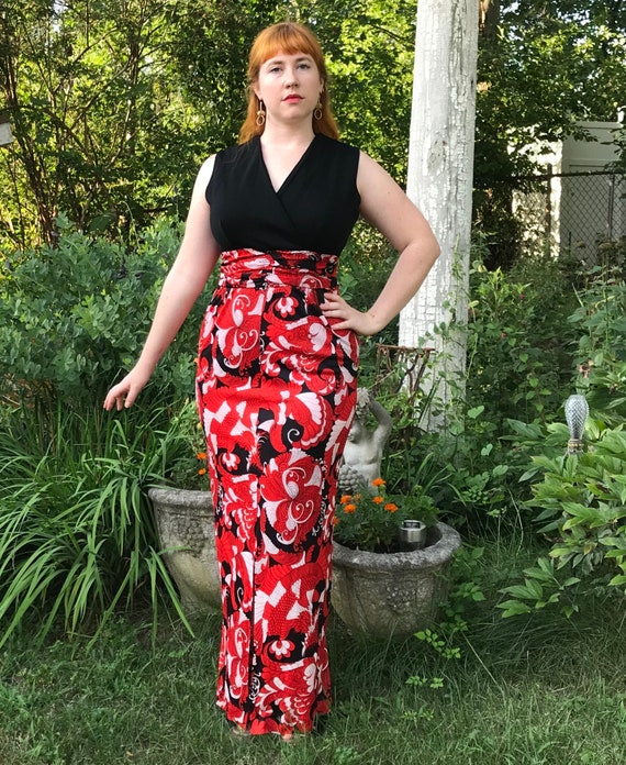 60s bomb shell dress . 60s wiggle dress . 60s bomb