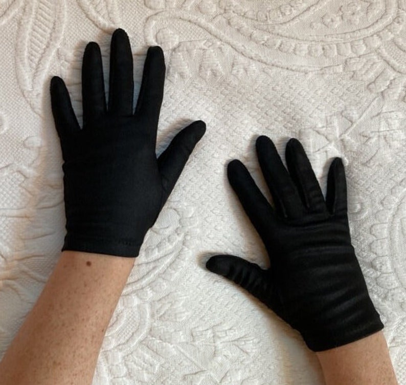 short black gloves . short black gloves . black nylon gloves . 50s short black gloves image 2