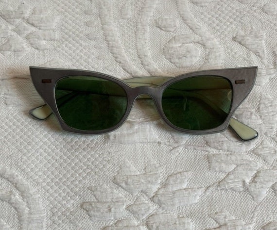 50s Eyewear . cat eye sunglasses . cat eye glasse… - image 1