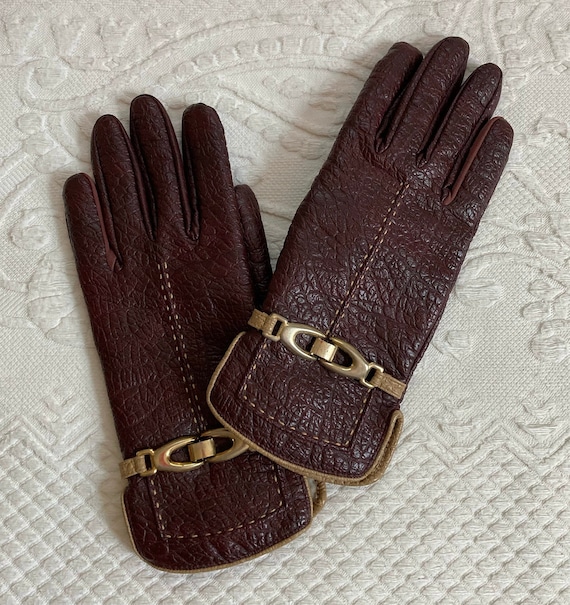 brown faux leather gloves . Aris gloves . Aris snu