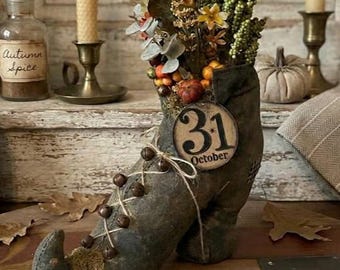Primitive Witch Boot Centerpiece, Grungy Halloween Floral Display, Folk Art Shoe Sitter
