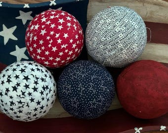 SALE Patriotic Primitive Rustic Rag Balls. 5 assorted bowl fillers Rustic Home decoration homespun, rag ball, RED White Blue,