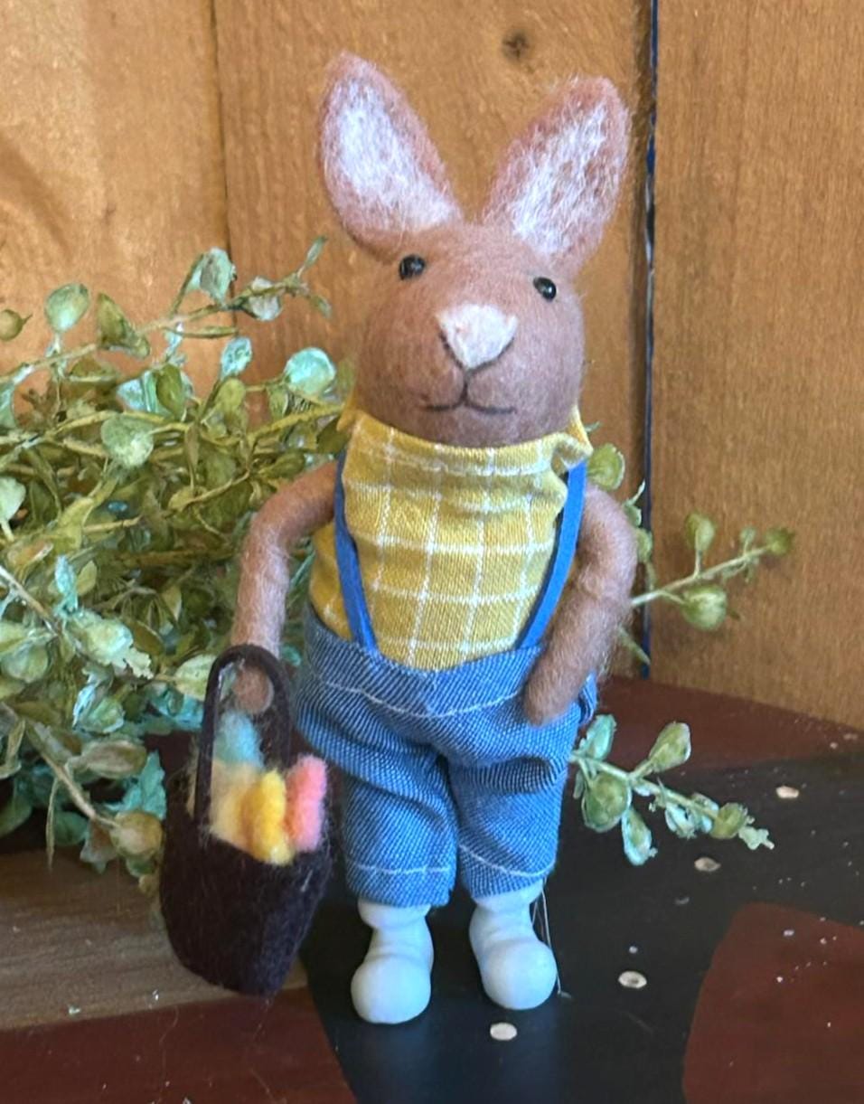 Cute Needle Felted Bunny. Garden Rabbit - Spring, Carrot, Easter Felt ...