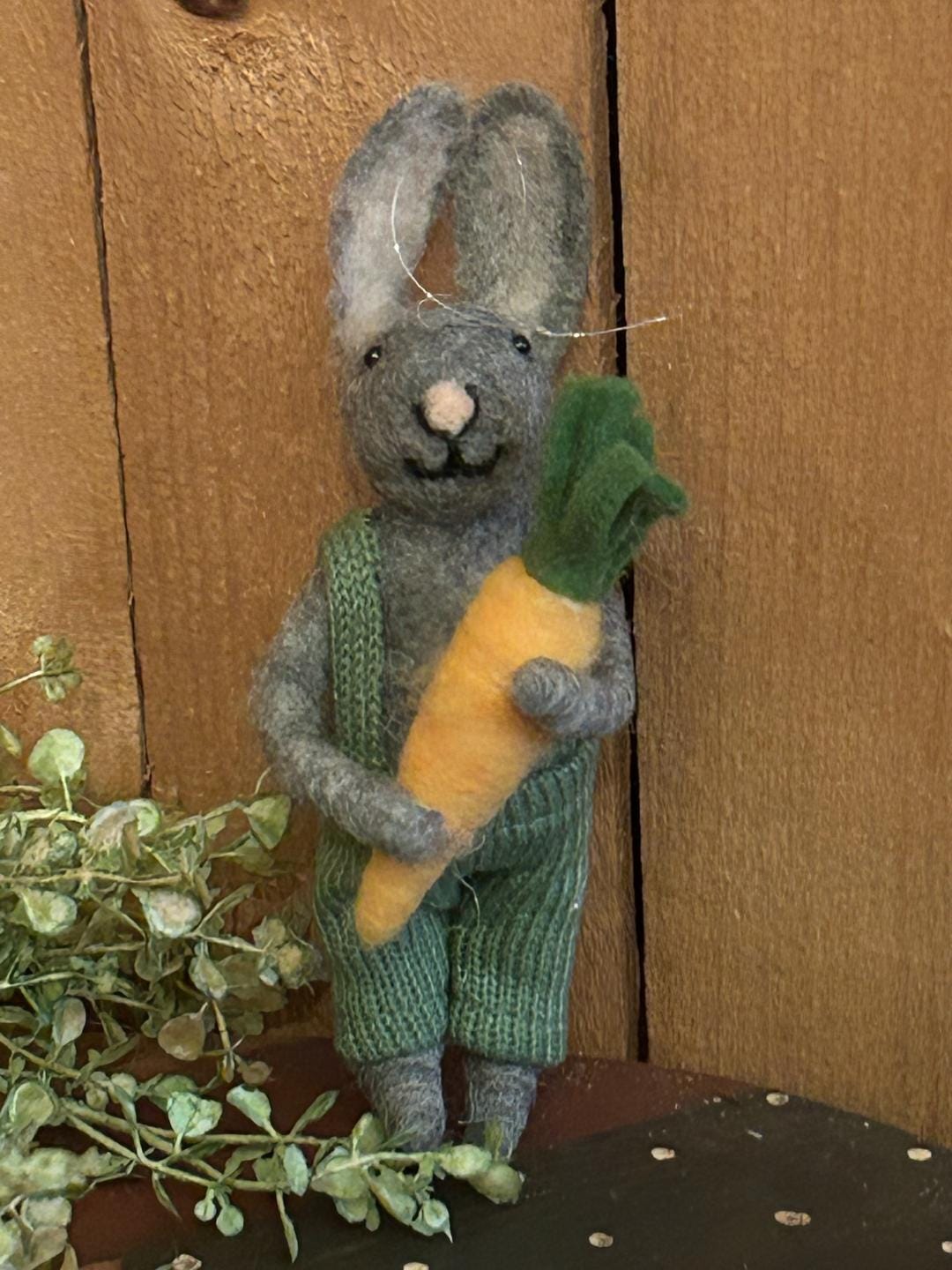 Cute Needle Felted Bunny. Garden Rabbit - Spring, Carrot, Easter Felt ...