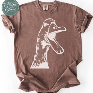 Comfort Colors® Funny Duck Shirt, Screaming Duck T-Shirt, Farm Animal Tee, Country Humor Shirt, Quirky Goose Lover Gift T Shirt