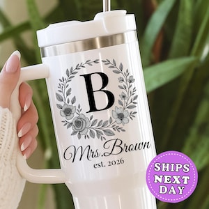Custom Bride Tumbler with Handle 40oz, Personalized Mrs Cup, Bride to Be Gift, Just Married Tumbler, Wedding Travel Mug, Mrs Engagement Gift